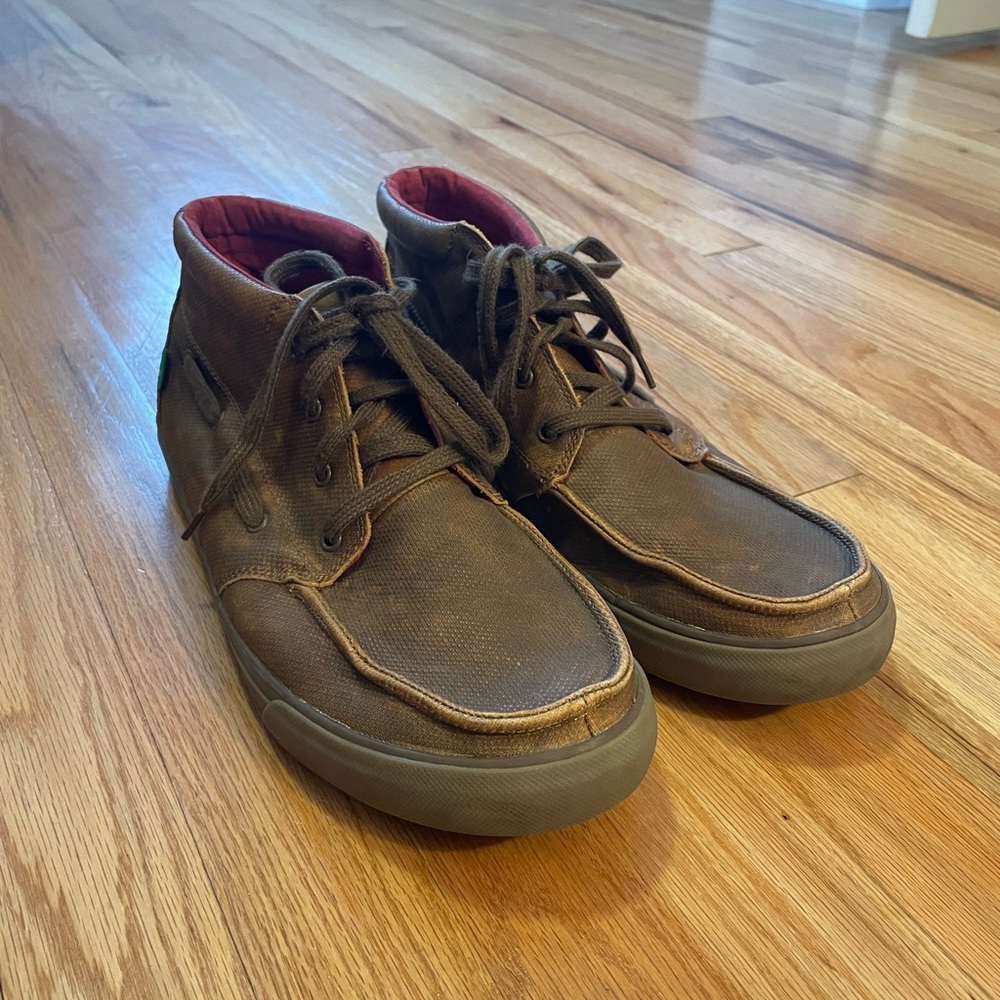Sanuk Brown Chukka Boots with Red Interior